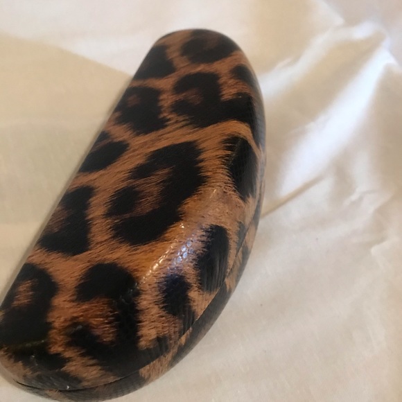 💝SUNGLASSES WTH CASE LEOPARD PRINT MATCHING SET - Picture 3 of 3